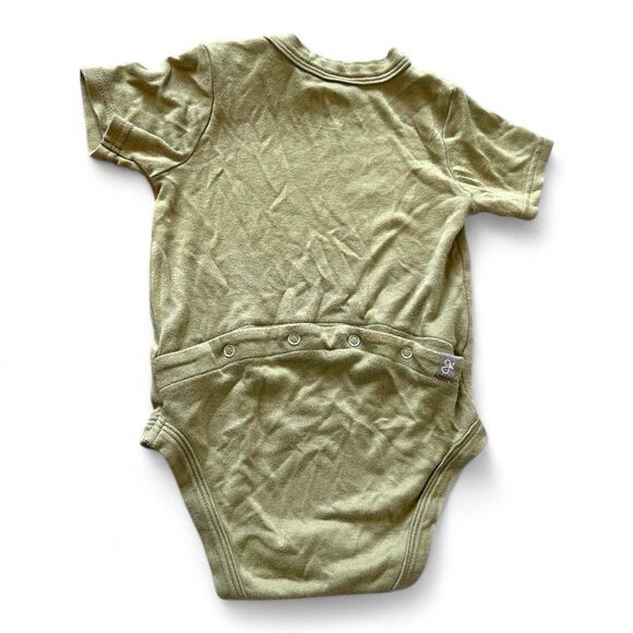 Goumi 6-12 months bamboo cotton blend onesie bodysuit with butt flap olive green - Picture 1 of 3